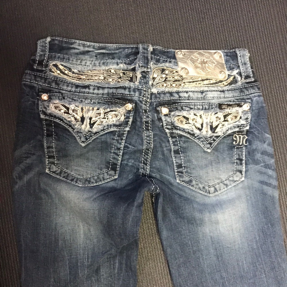 Miss me signature cropped size 27